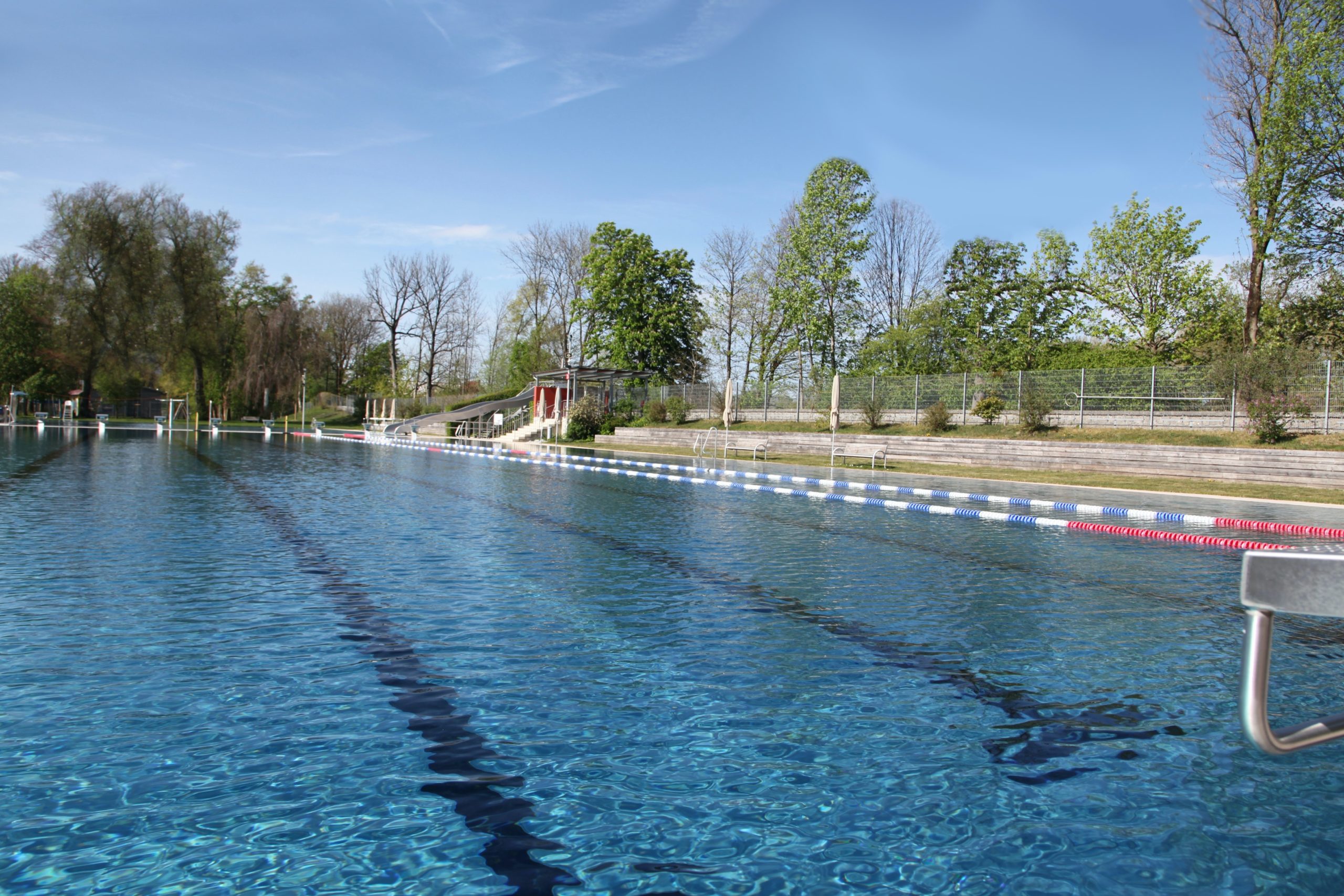 Schwimmen mit Abstand