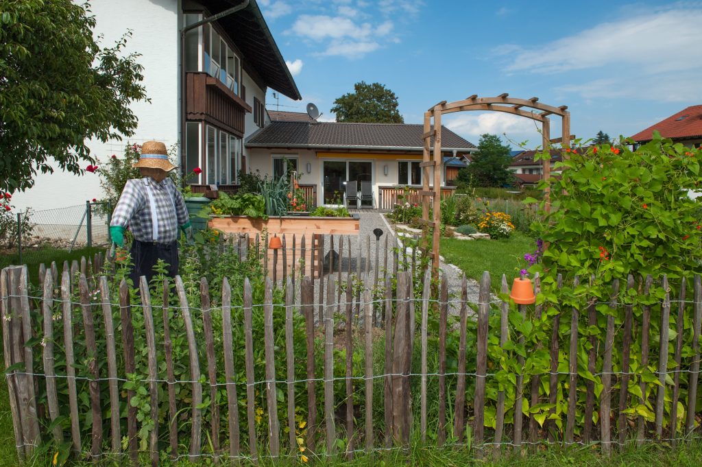 Das Gebäude der Nachbarschaftshilfe mit Tagesbetreuung, Kontaktstadl und Therapiegarten in der Bahnhofstraße 11.