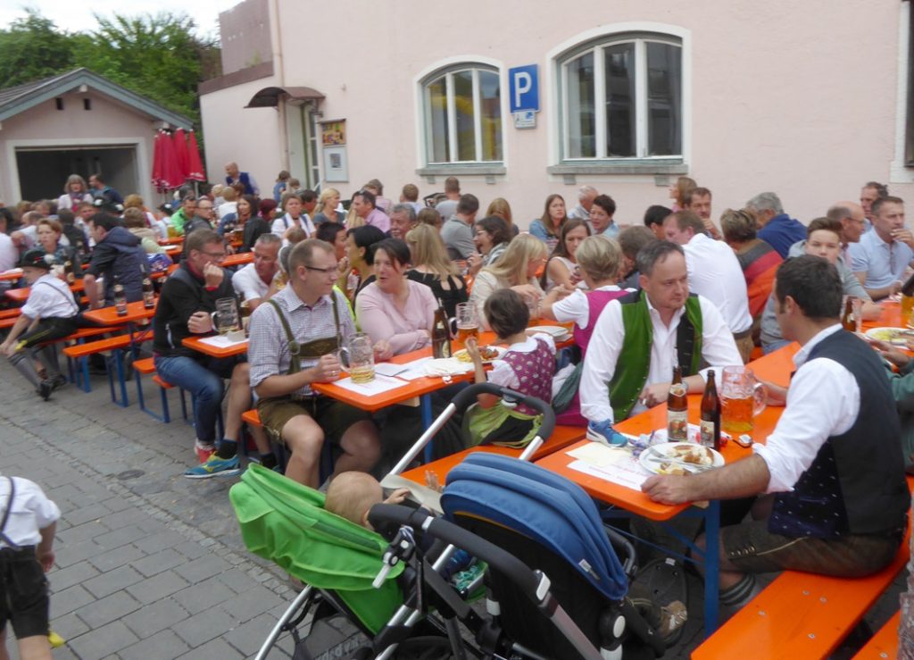 Hier trifft man sich zum gemütlichen Ratschen und Genießen der köstlichen Schmankerl!