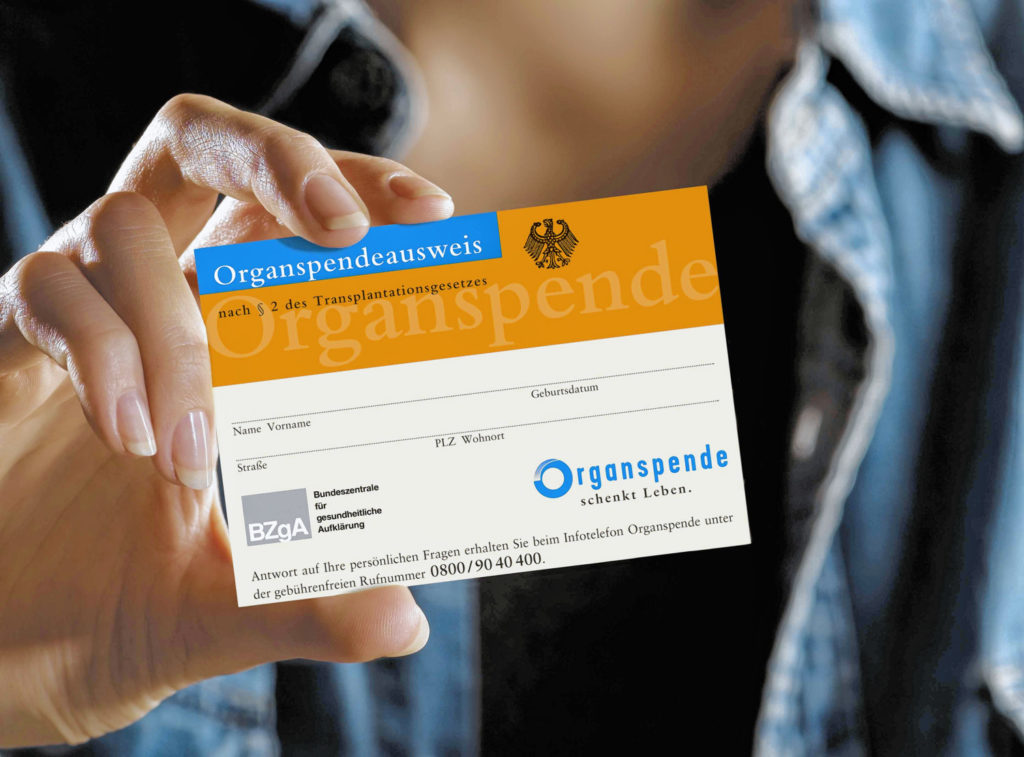 Mit dem Organspendeausweis kann man seinen Willen für den Ernstfall deutlich ausdrücken. Foto: bzga