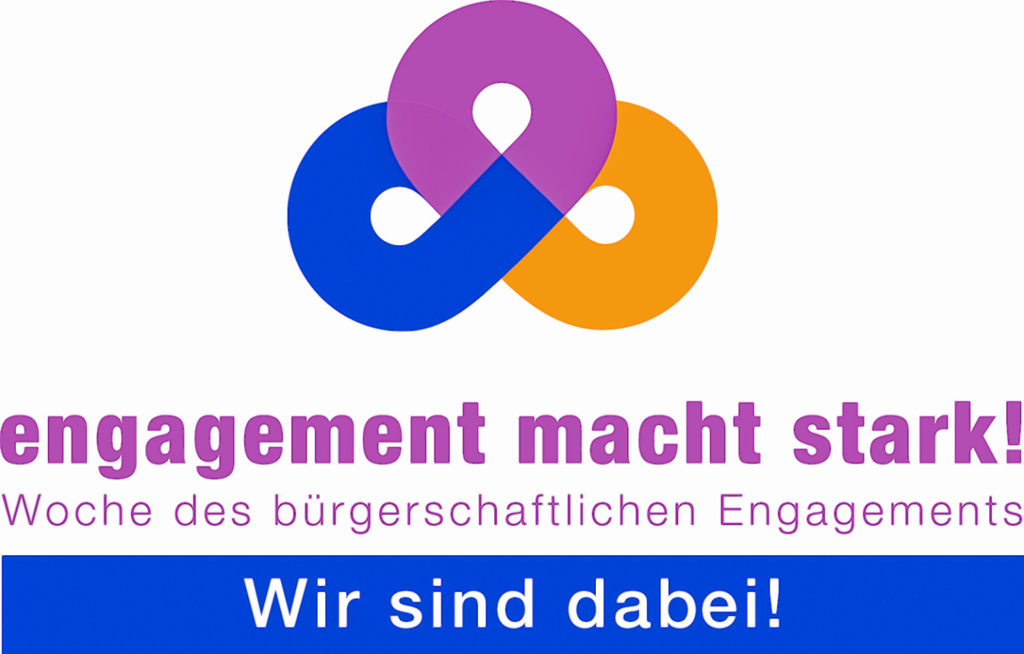 Ziel der bundesweiten Aktionswoche ist es, gemeinnützige Vereine und Projekte im gesamten Bundesgebiet sichtbar zu machen und über die Arbeit der inzwischen knapp 31 Millionen freiwillig Engagierten in Deutschland zu informieren. Die Woche des bürgerschaftlichen Engagements findet vom 8. bis zum 17. September statt und steht unter der Schirmherrschaft des Bundespräsidenten. Veranstalter ist das Bundesnetzwerk Bürgerschaftliches Engagement (BBE), in dem der BVDA Mitglied ist. Auch in Rosenheim und im Landkreis wird ehrenamtliches Engagement groß geschrieben. Die ehrenamtlichen Tätigkeiten erstrecken sich auf weite Felder des gesellschaftlichen Lebens, allein die Organisationen aufzuführen würde Seiten füllen, geschweige denn die Namen der Tausenden engagierter Bürger unserer Region. Die Woche des bürgerschaftlichen Engagements ist wertvoll, weil sie die Aufmerksamkeit bringt, die vonnöten ist, um immer wieder neue Menschen für das Ehrenamt zu interessieren. Die Arbeit für Kinder, Senioren, sozial Benachteiligte, Menschen mit Behinderung, Flüchtlinge und viele mehr, die das ganze Jahr über abläuft aber ist es, ohne die unsere Gesellschaft in dieser Form nicht möglich wäre. Die Woche des bürgschaftlichen Engagements ist deshalb sicher auch ein guter Zeitpunkt, „Danke“ zu sagen. Auch Raubling beteiligt sich im Rahmen der bundesweiten Aktionswoche des bürgerschaftlichen Engagements „Engagement macht stark!“ mit einer starken Aktion, nämlich dem Bürgerfest am Samstag, 16. September. Sabine Baumgartner, Quartiersmanagerin der Sozialen Stadt Raubling veranstaltet das Fest und ist überzeugt, dass es nicht nur den Besuchern, sondern auch den Teilnehmern etwas bringt: „Hier lernen sich die Aktiven kennen, inspirieren und unterstützen sich gegenseitig und finden im Idealfall neue Kooperationspartner. „Bürgerschaftliches Engagement“, das ist für mich gelebte Demokratie“, so Baumgartner, „Wir überlegen uns, in welcher Gesellschaft wir leben wollen und was wir selbst dazu beitragen können“. Hier in Raubling haben wir sehr starke Vereine und engagierte Menschen, die sich mit eigenen Ideen und Fähigkeiten in die Gemeinschaft einbringen. Die Soziale Stadt schafft Rahmenbedingungen und ermutigt Menschen, sich freiwillig zu engagieren und hilft dabei, passende Tätigkeiten zu finden oder eigene Ideen zu realisieren. Jeder darf Fehler machen und sich im „geschützten“ Rahmen ausprobieren.