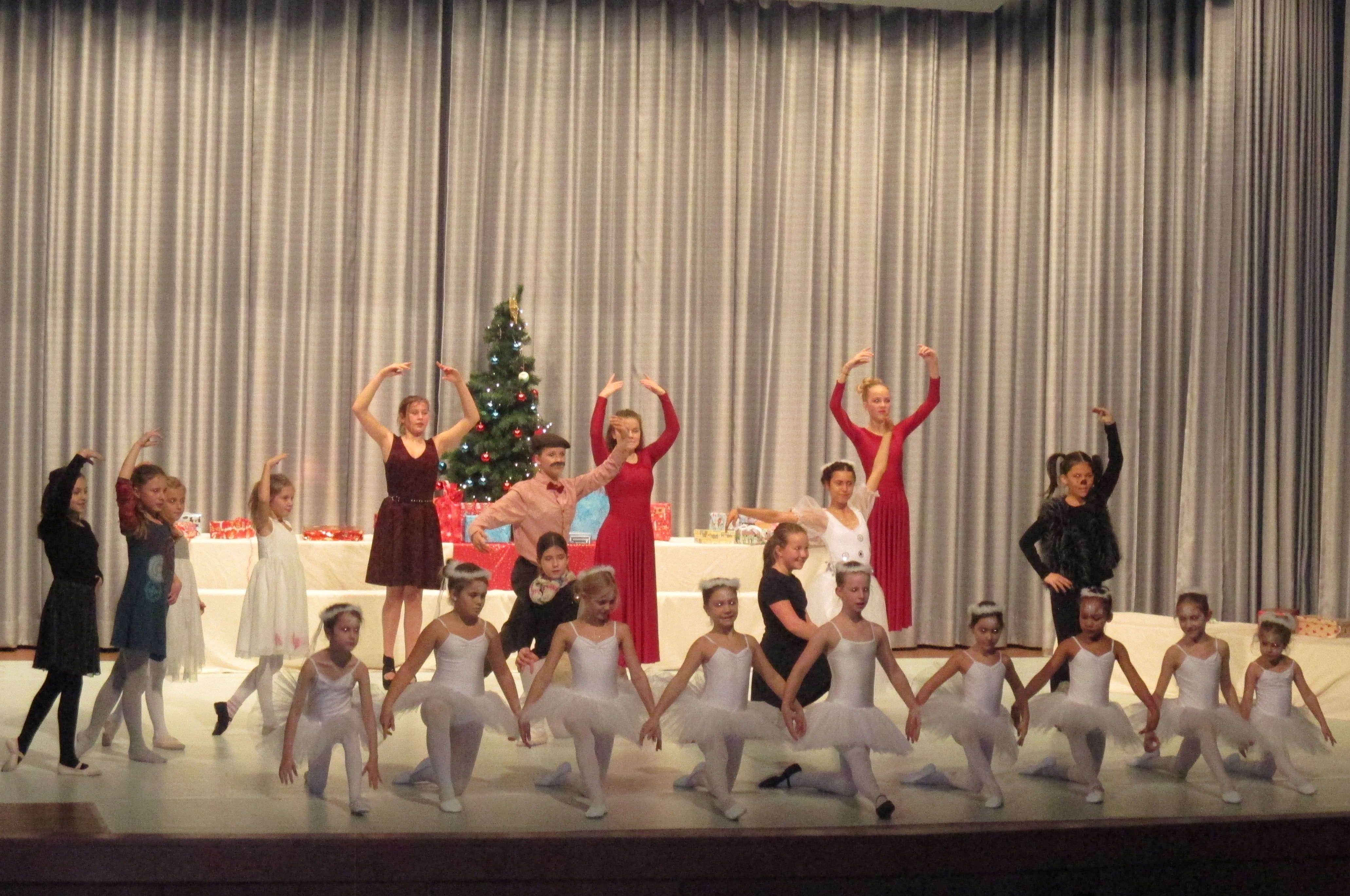 Schüler-Adventskonzert und Weihnachtsballett